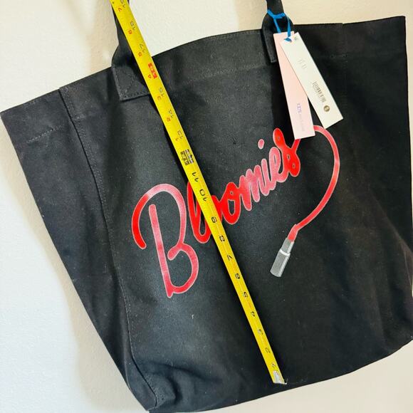 NEW BLOOMINGDALES Exclusive Black Red Bloomies Carryall Shoulder Tote Bag Purse - Picture 11 of 13